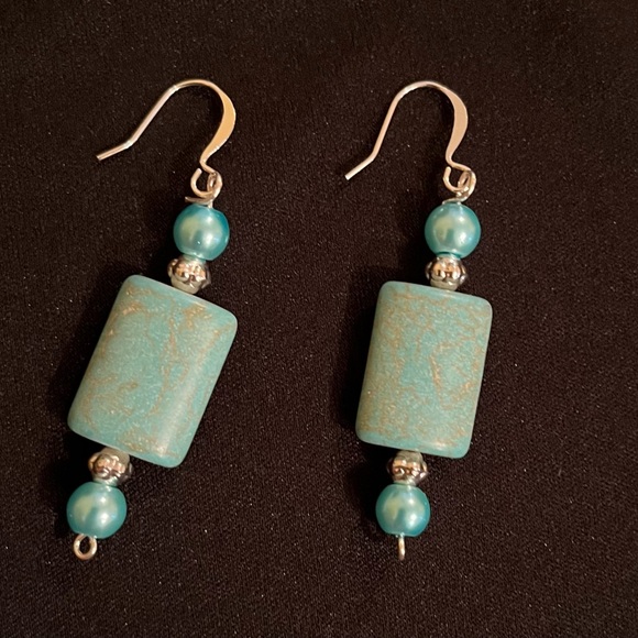 Jewelry - Silver Tone Blue Turquoise Color Beaded Drop Earrings